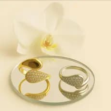 Anel Ajustável Elegante Dourado e Prateado com Zircônias Brilhantes – Design Moderno e Luxuoso para Presentear.