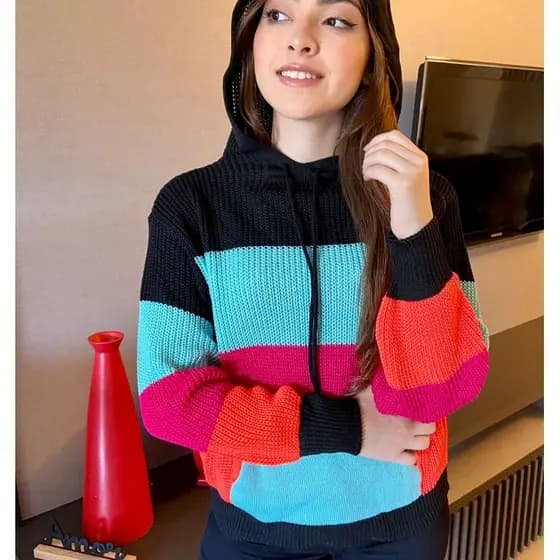 Blusa Feminina Tricot de Frio Manga Longa Colorida com Capuz e Bolsos Estilosa Elegante Moda Inverno