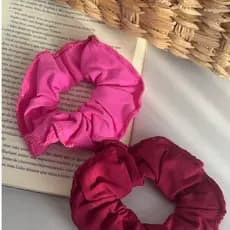 Kit 4 Xuxinhas De Cabelo, Scrunchies, Elástico , Prendedor, Fita