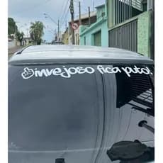 Adesivo Frase Parabrisa Invejoso Fica Put* 80x12cm Resistente Fácil Aplicação