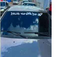 Adesivo para Parabrisa "Deus no Controle" 🚀 – Proteção e Estilo para Seu Carro | Resistente à Água e Fácil Aplicação | I
