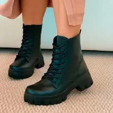 Coturno Feminino Preto Tratorado Militar Salto Baixo Confortável Tendência Urbana