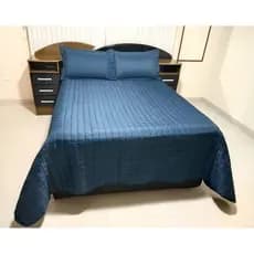 Kit  3 Peças Colcha Cobre leito 400 Fios Percal  Dupla Face Com Porta Travesseiros Casal Padrão Queen - Matelado Bordado Lançamento