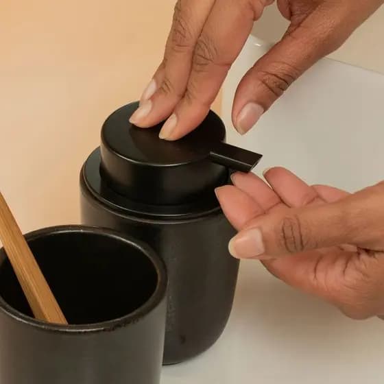 Dispenser Porta Sabonete Líquido Cerâmica Osaka Banheiro Lavabo Pia Organização Yoi