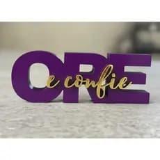 Letreiro Placa Decorativa Ore e Confie 15 cm Decoração para Casa, Quarto Religioso Mensagem de Fé