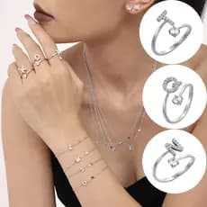 Anel com Letra Inicial Ajustável Banhado a Ouro/Prata  Design com Zircônia Brilhante