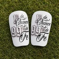 Caneleira Personalizada Futebol society "1% De Chance 99% DE Fé"