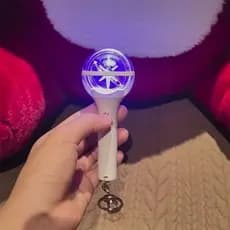 Kpop Idols Meninas Mini Light Stick Chaveiros MANON SOPHIA DANIELA LARA MEGAN YOONCHAE Luzes Bolsa Pingentes Fãs Present