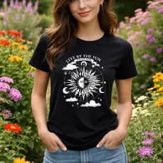 Camiseta Feminina T-Shirt Live by the Sun Estampa Sol e Lua Mística