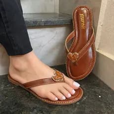 Sandália Bico Redondo Fivela Feminina Rasteirinha Casual Com Peça Coração Promoção