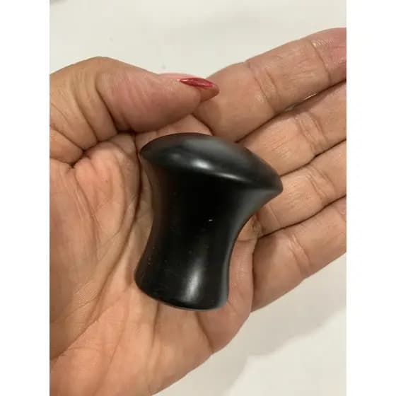 Massageador Facial Formato Cogumelo Pequeno em Pedra Vulcânica