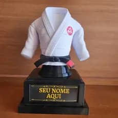 Troféu kimono com logo jiu-jitsu judô karatê personalizado colecionável graduação artes marciais