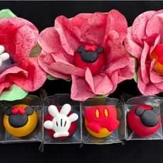 Aplique comestível açucar Minnie e Mickey pasta americana para docinhos  24 un