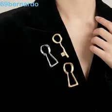 Pino De Lapela De Formato Irregular BERNARDO , Broche Minimalista Em De Chave Com Design De Buraco De Bloqueio , Acessór