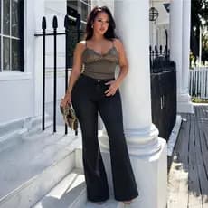 Calça Flare Preta Jeans Plus Size Cintura Alta Com Bolsos Modeladorra Feminina