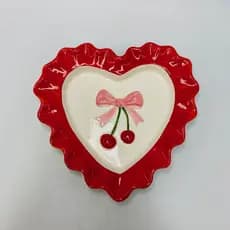 Prato Coração Cereja Vermelho com Branco Cerâmica 18,8cm