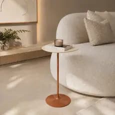 Mesinha lateral orgânica moderna mesa de apoio canto sala sofá decoração base em aço industrial