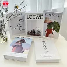 Adereço Decorativo De Livro Falso-Moderno De Simulação Em Inglês Para Revista De Moda Fotográfica
