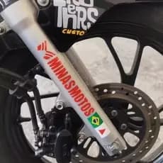 2 ADESIVOS MINAS MOTO vermelho refletivo (o par) original COMPRANDO ATE AS 14:00 HRS ENVIO NO MESMO DIA DA COMPRAR