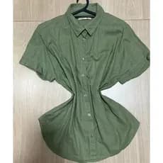 Blusa de luxo com botões verde, tamanho p, bazar, brechó, desapego, desapegando, garimpo, sebo, retrô, vintage, boho