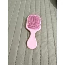 Escova para cabelo rosa, capilar, para viagem, bagagem, mala, rosê, bazar, brechó, nutrição, reconstrução, desapego, mod