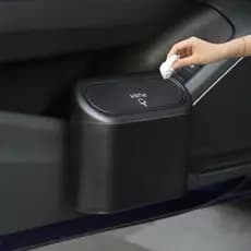 Mini Lixeira Portátil Para Veículos Preta com Tampa (6704)