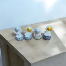 Kit com 4 Estátuas Nasa Astronautas 3x5.5cm ----ONXY