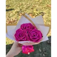 Buquê de rosas de cetim,buquê eterno,rosas eternas,buquê c 3 rosas de cetim