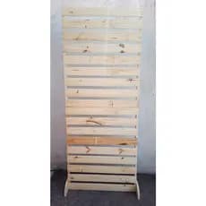 Painel Ripado de Pinus para Decoração de Festa Desmontavel