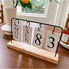 Calendário de Mesa Decorativo com Plaquinhas Preto/Dourado Permanente Escritório
