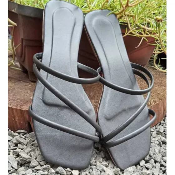 Rasteirinha Feminina Tiras em Z  palmilha confortável Sandália Feminina Chinelo rasteirinha