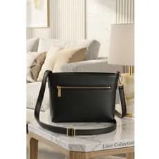 Bolsa Feminina Transversal em Couro Sintético | Alça Ajustável e Zíper Dourado – Moda Elegante e Sofisticada”
