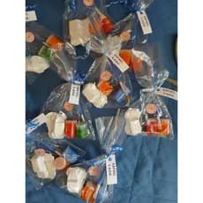 Kit pintura carros,   lembrança de aniversário com 2 carros, 2tintas e pincel. kits prontos