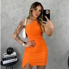 Vestido Feminino Curto de Alcinha Regulável Decotado na Barriga Tecido Lesie