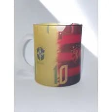 Caneca comemorativa Time/Seleção 2026, personalizada com nome e número.