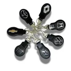 Chaveiro Automotivo Mosquetão Emborrachado – Toyota, Honda, Fiat, VW, GM, Renault, Hyundai