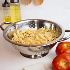 Escorredor de Massas com Alças em Aço Inox Multiuso para Macarrão + Massa 24cm