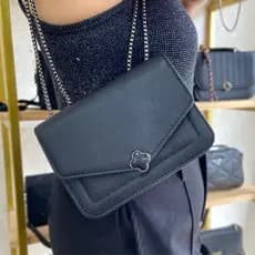 Bolsa Feminina Valentina Transversal com alça de corrente design moderno sofisticado elegante
