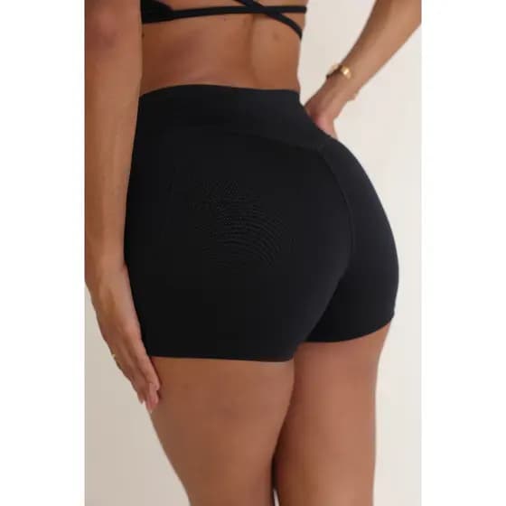 Short de Treino Feminino Academia com Recorte Arredondado Anatomico que Valoriza Bumbum.