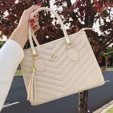 Bolsa Feminina Media Transversal e de Mão Bordado Matelassê