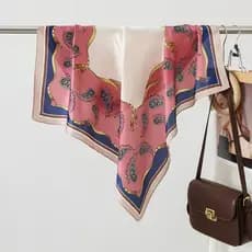 Luxo Corrente Impressão Pequeno Lenço Quadrado Simulado Seda Fina Pescoço Cachecol Moda Protetor Solar Para Mulher 70x70