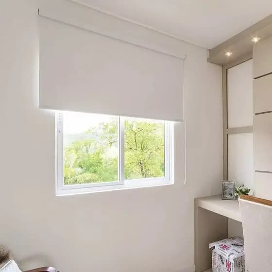 Persiana Rolô Blackout Elegante para Ambientes Modernos tecido Napoli Castor Com Barra Estabilizadora (1,80M x 1,50M)