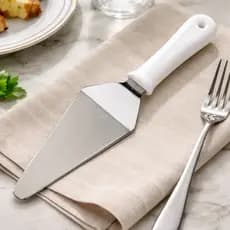ESPATULA COM CABO BRANCO PARA BOLO TORTA PUDIM 25 CM