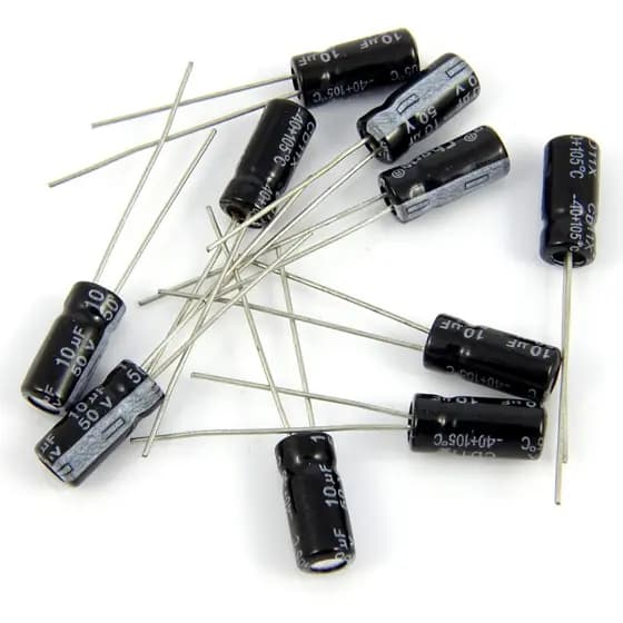 50x Capacitor Eletrolítico 10uf x 50v 105º Kit c/50 Peças