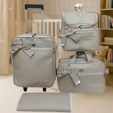 kit de bolsas de maternidade com mala de rodinha e mochila 2 em um  dourado light com faixa bege