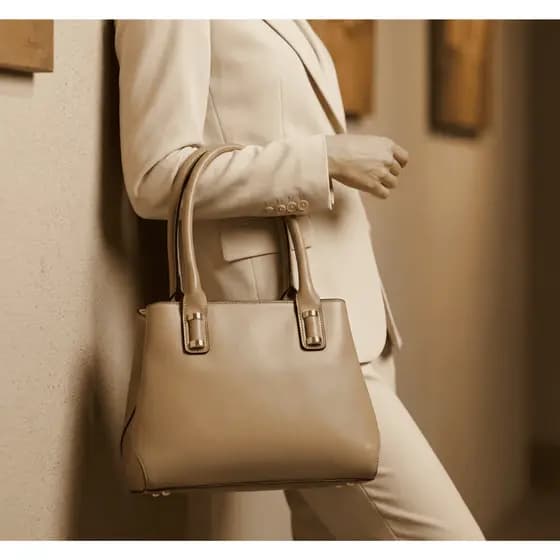 Bolsa Feminina Tote Média Elegante Estruturada Couro PU 2 em 1 Mão e Ombro Bolsa Executiva Social Casual