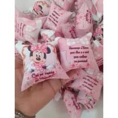 Lembrancinha chaveiro minie rosa minie vermelha  ou no tema de arte que quiser 90 unidades (CRIAMOS A ARTE NO SEU TEMA)