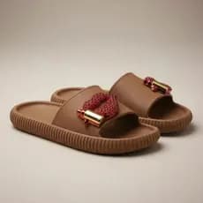 Chinelo Nuvem Confortável e Leve Adulto Infantil Menina Juvenil Marrom Slide Com Pingente Decorado