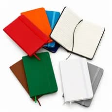 Caderneta Moleskine Emborrachada Com Folhas Pautadas e Marca Páginas