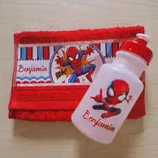 Kit Toalha de Lavabinho  com Squeeze 300ml  personalizado em DTF para Volta ás Aulas | Fazemos Vários Temas